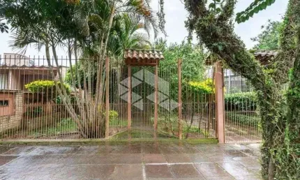 Casa  2 dormitórios com 1 suíte para venda  no bairro tristeza em porto alegre/rs.