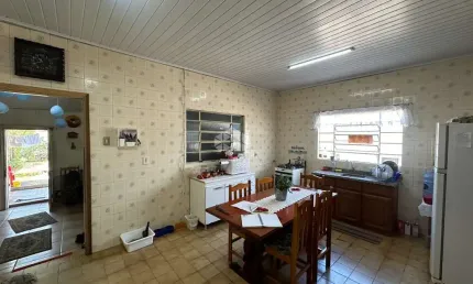 Casa a Venda em Canoas/RS, Bairro Niterói, 02 Dorm., suíte, 01 vg. coberta.