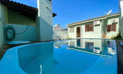 Casa com 3 quartos à venda na Irmã Edite Maria, 562, Nossa Senhora Medianeira, Santa Maria