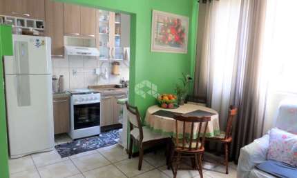 Apartamento bairro Santo Antônio em Porto Alegre, de 2 dormitórios, reformado