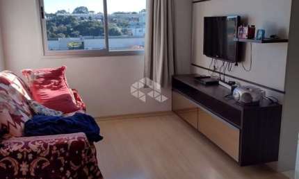 Apartamento semi novo 2 quartos e vaga de garagem em Caxias do Sul