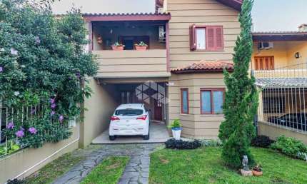 Casa com 4 dormitórios, sendo uma suíte, vista panorâmica, no Bairro Espírito Santo