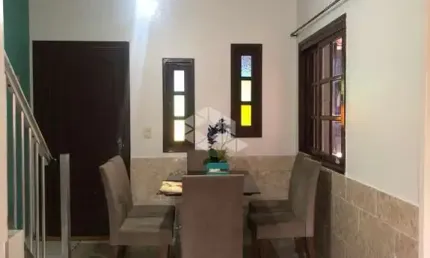 Casa com 3 Quartos e 2 banheiros à Venda, 137 m² - Canoas - RS