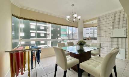 Apartamento com 2 dormitórios, sendo 1 suíte e 1 vaga no bairro Zona Nova