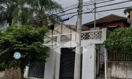 Casa com 03 dormitórios á venda no bairro medianeira