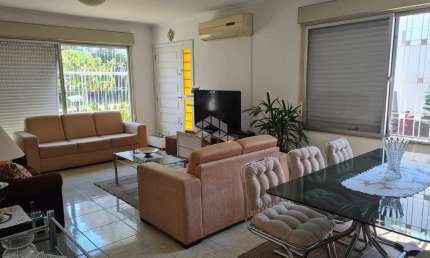 Casa 3 dormitórios, 1 suíte, Jardim Itú Sabará, Porto Alegre
