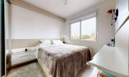 Apartamento 2 dormitórios no bairro Petrópolis, em Porto Alegre