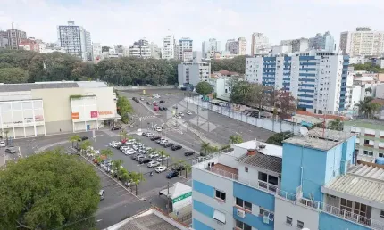 Apartamento em frente ao Shopping Total, com 2 dormitórios