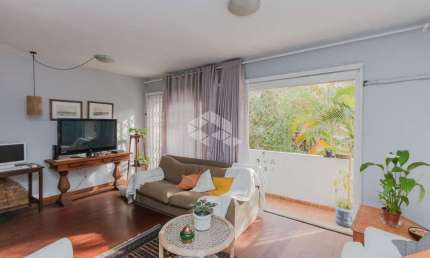 Apartamento à venda com 03 dormitórios / 03 quartos com suíte e 1 vaga de garagem na rua Engenheiro Olavo Nunes no bairro Bela Vista em Porto Alegre.