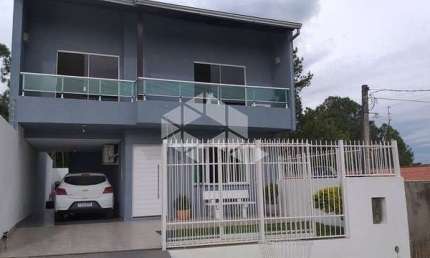 Sobrado de 150 m², casa toda em porcelanato e gesso.