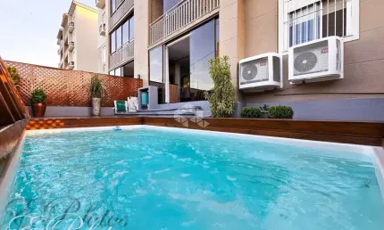 Apartamento com pátio e piscina a venda 2 quartos/dormitórios semimobiliado, churrasqueira
