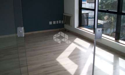 Sala comercial à venda no bairro Petrópolis, rua professor langendonck