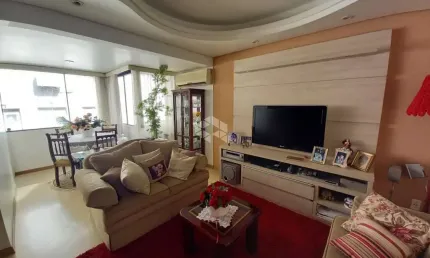 Cobertura Triplex de 2 dormitórios de 162,59 m²  com possibilidade de 3º quarto no bairro Menino Deus.