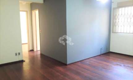 Apartamento 2 dormitórios/quartos, 1 vaga, reformado, no Bairro Santo Antônio