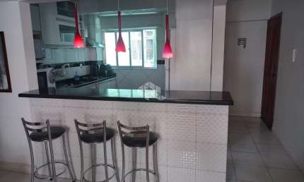 VENDO APARTAMENTO REFORMADO SEMI MOBILIADO 2 DORMITÓRIOS