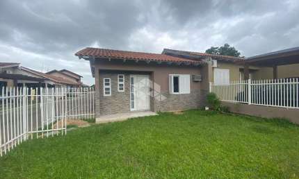 Casa de 2 dormitórios em condomínio fechado Gravatai