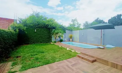 Terreno 308m² com casa de 2 dormitórios e piscina em Esteio