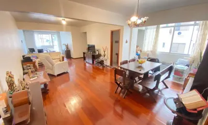 Apartamento semimobiliado com vista panorâmica com 1 suíte A Venda - Centro de Florianópolis SC