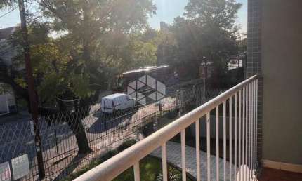 Apartamento com dois quartos e sacada no Medianeira