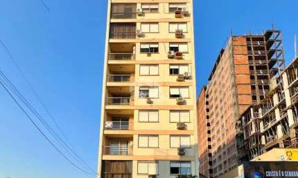 Apartamento Amplo de 2 Dormitórios no Coração da Cidade - Centro