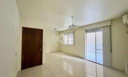 Apartamento de 3 Dormitórios com Suíte à Venda no Centro - 370 mil reais