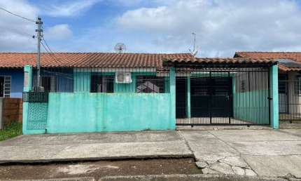 Casa com 02 dormitórios e vaga de garagem no Bairro Diácono Luiz Pozzobon em Santa Maria