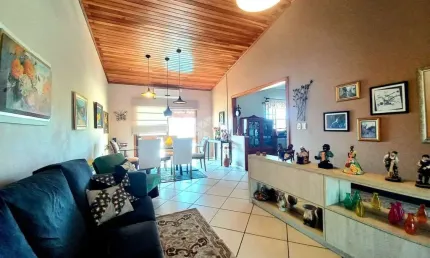Casa 2 dormitórios, 1 suíte, semimobiliada, pátio,  2 vagas de garagem, bairro Encosta do Sol, Estância Velha - Aceita Financiamento e FGTS!