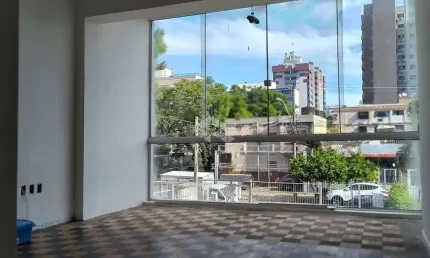 APARTAMENTO 2 DORMITÓRIOS NO MENINO DEUS PERTO ORLA E HOSPITAL MENINO DEUS