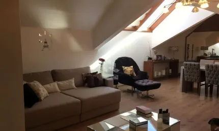 Apartamento em Gramado, com dois dormitórios(uma suíte), com 67,26 m², mobiliado.