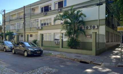 Amplo apartamento, de frente, com elevador,  sacadas e terraço nos fundos.