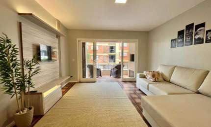 Apartamento  03 dormitórios, 1 suíte, 108 m² privativos,living 2 ambientes, sacada com churrasqueira, dependência de empregada, Centro,Capão da Canoa!