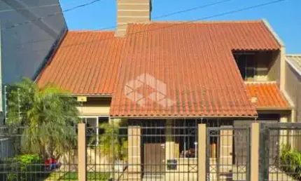 CASA 03 DORMITÓRIOS COM PISCINA BAIRRO ESTANCIA VELHA CANOAS