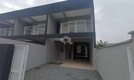 Casa geminada suíte + 1 quarto/dormitório no bairro Rio da Luz, Jaraguá do Sul SC