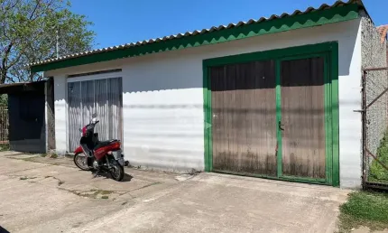 Casa de 02 quartos à venda no bairro Camobi, PREÇO OTIMO, proximo a  Faixa Nova em Santa Maria