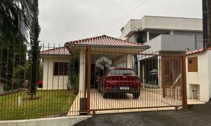 CASA 02 DORMITÓRIOS SENDO 1 SUÍTE EM SANTA CRUZ DO SUL