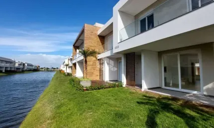 Sobrado à beira do lago no Condomínio Murano ? exclusividade, lazer completo e localização estratégica