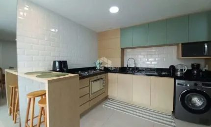 Apartamento de 2 dormitórios, sacada, semimobiliado, elevador, vaga e piscina.  No bairro Primavera em Novo Hamburgo. Aceita Financiamento e FGTS.