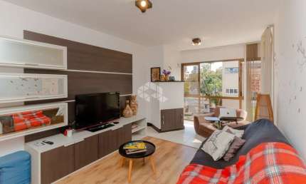 Apartamento MOBILIADO com 2 dormitórios e 2 vagas Petrópolis .