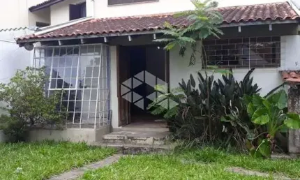 Casa em condomínio 3 dormitórios 4 vagas e pátio - Zona Sul de Poa