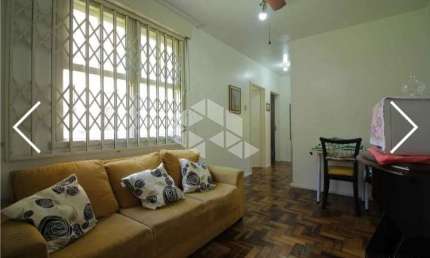 Apartamento 3 quartos  no bairro  Santo Antônio em Porto Alegre.