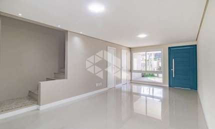 Casa com 3 dormitórios, no Bairro Espírito Santo, Porto Alegre