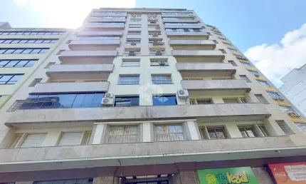 Conjunto/Sala comercial com 95m², de frente para Rua Andrade Neves, com sacada.