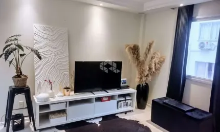 Apartamento de 2 dormitórios no Centro de Florianópolis/SC