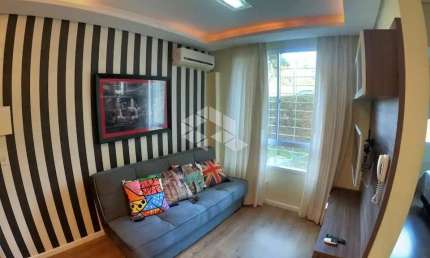Apartamento à venda, 2 dormitórios, vaga e mobiliado no Alto Petrópolis - Porto Alegre/RS