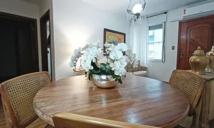 Apartamento  2 dormitórios, 1 vaga de garagem,  no bairro Humaitá em Porto Alegre