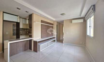 Apartamento 3 dormitórios, suíte, 2 banheiros, sacada 1 vaga de garagem no bairro Humaitá, em Porto Alegre.