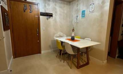 Apartamento à venda 3 dormitórios com sacada e vaga de garagem, no São Sebastião Porto Alegre