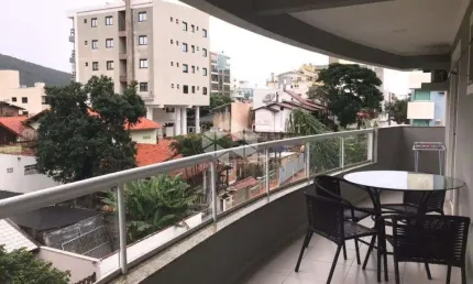 Apartamento mobiliado com dois quartos em Bombas Bombinhas SC