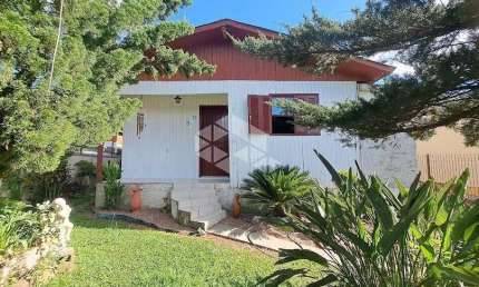 Casa de 03 dormitórios no Bairro São Roque Em Farroupilha