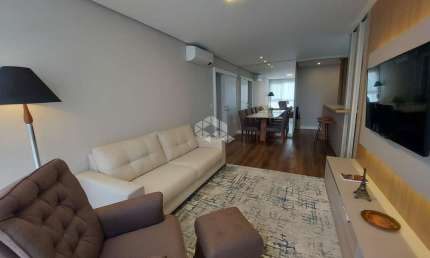 Apartamento com 2 suítes mobiliado na Borges de Medeiros, em Gramado